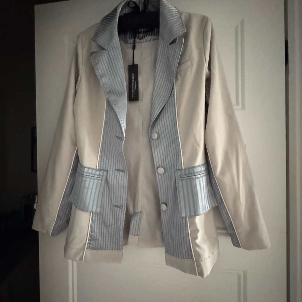 Elegant Women's Blazer in Blue and Gray